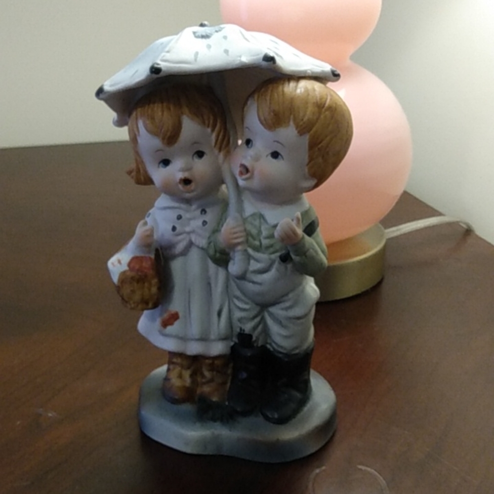 Vintage Royal Crown Figurine Made in Taiwan